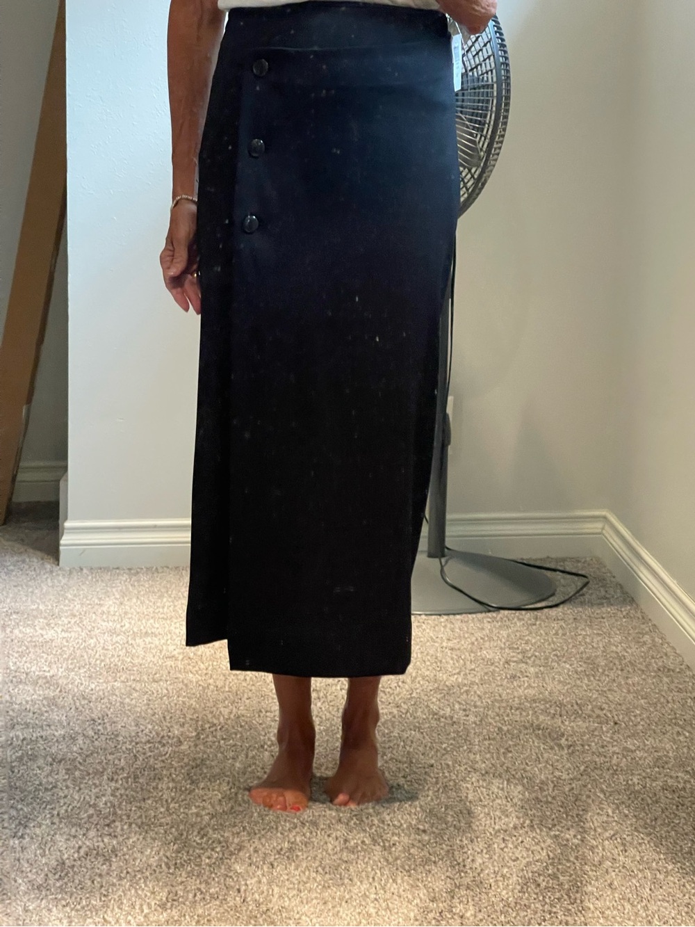 Elegant Barbaton/Aritzia Black Button-Front Midi Skirt- size 8